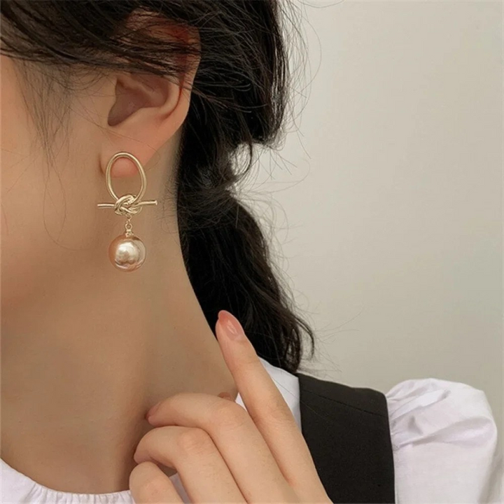 Timeless Pearl Earrings