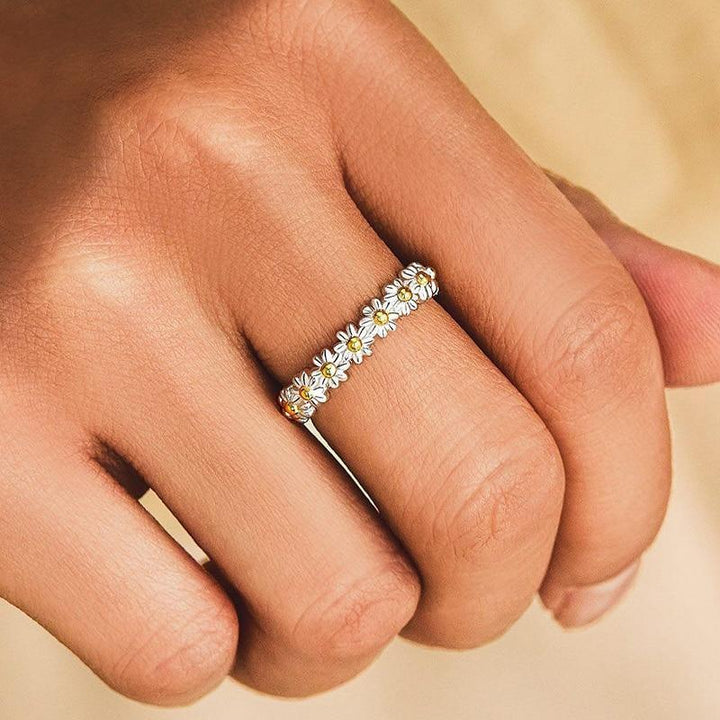 Adjustable Silver Daisy Ring Hand-Enamelled