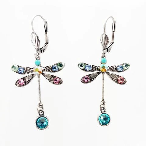 Elegant earrings with dragonfly design