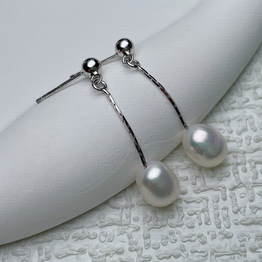 Baby Earrings in Fresh Pearls