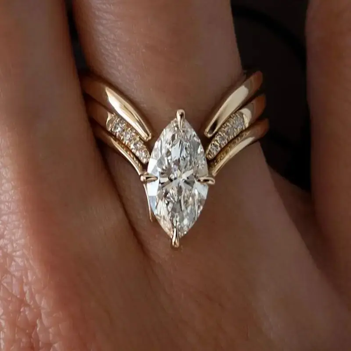 Falling Crown Gold Ring